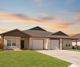 Building Photo - 373 CR 306