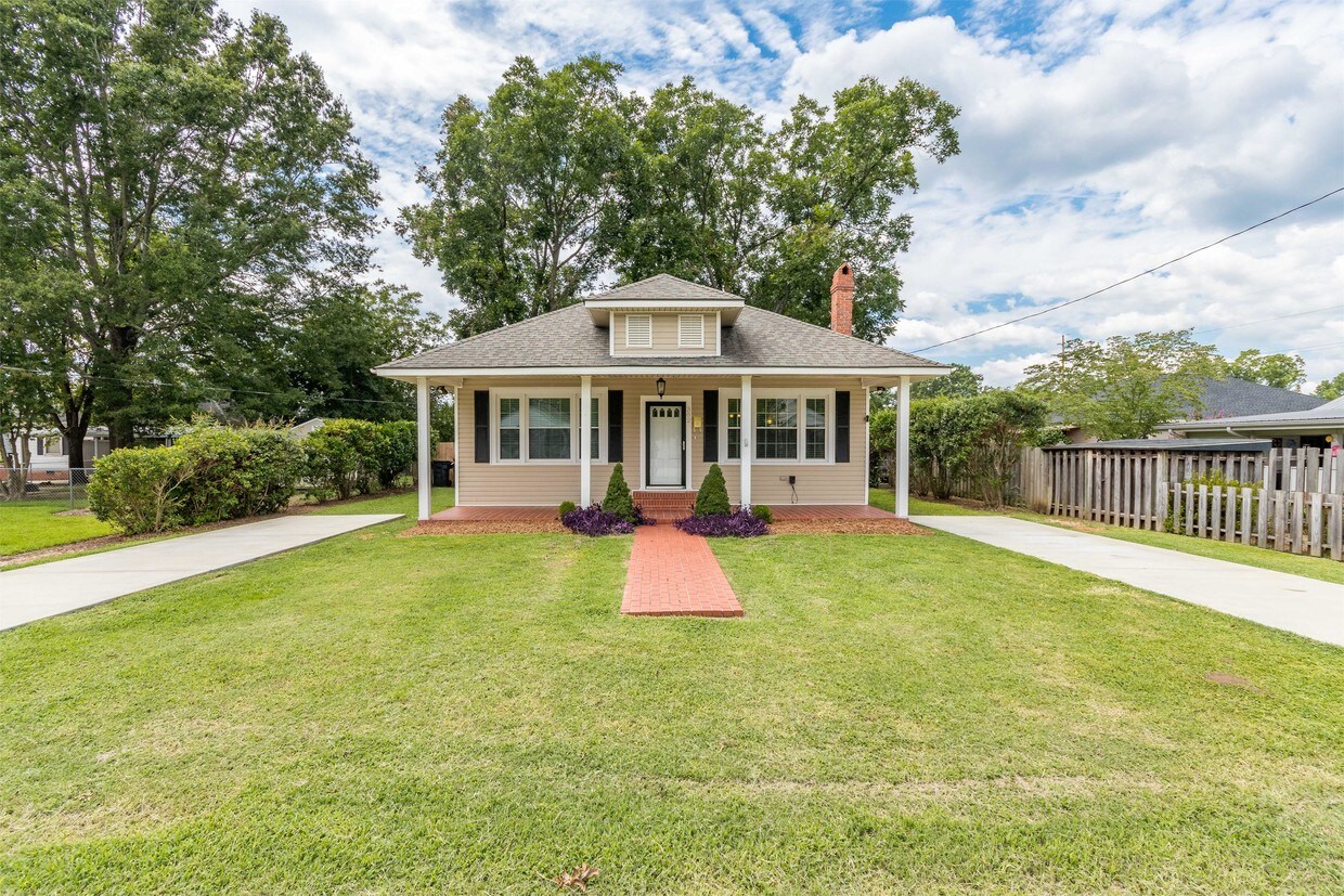 Foto principal - 302 N 10th St