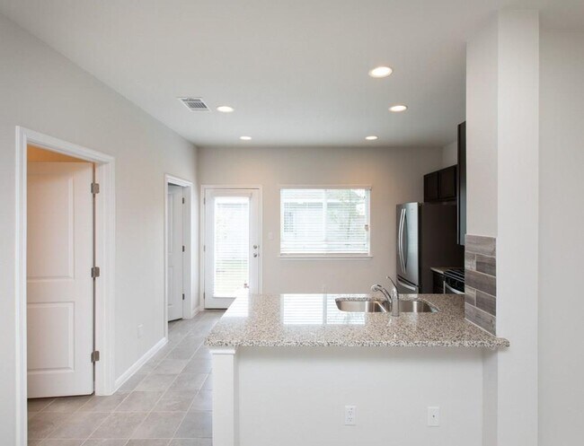 Foto del edificio - Sorento STUNNER!!!