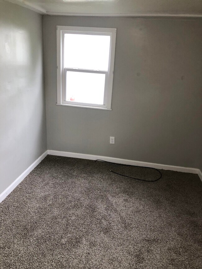 498 Woodvue Ln, Steubenville, OH 43953 House Rental in Steubenville