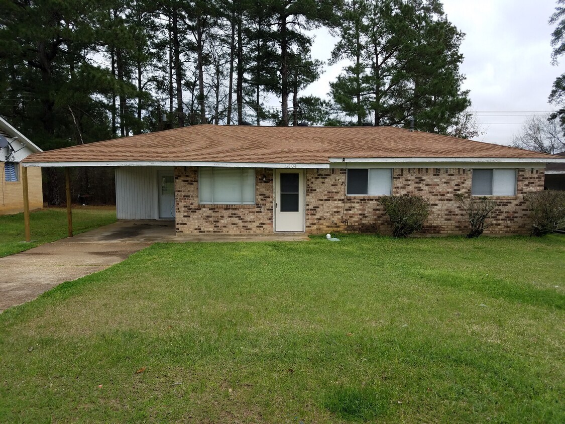 104 Ivy St, New Llano, LA 71461 House Rental in New Llano, LA