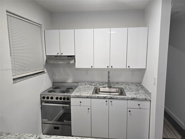 Foto del edificio - 2418 Sherman St