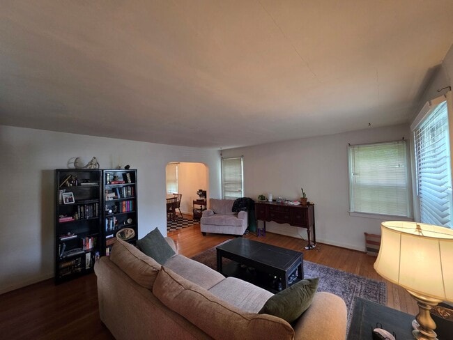 Photo - Larchmont House