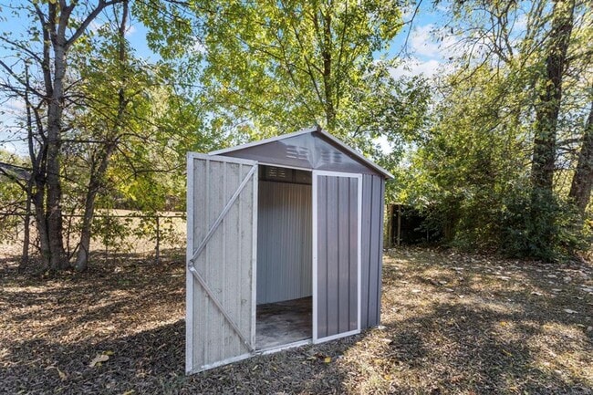 Building Photo - Spacious 3BR/2BA Home In Montgomery, AL