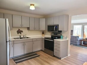 Building Photo - 51 Acorn Ln