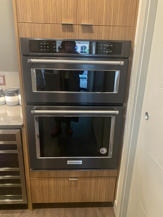 Building Photo - 727 E Front Ave