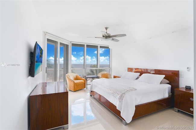 Foto del edificio - 16425 Collins Ave