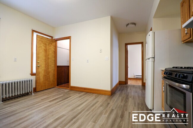 Foto del edificio - 12 Montcalm Ave