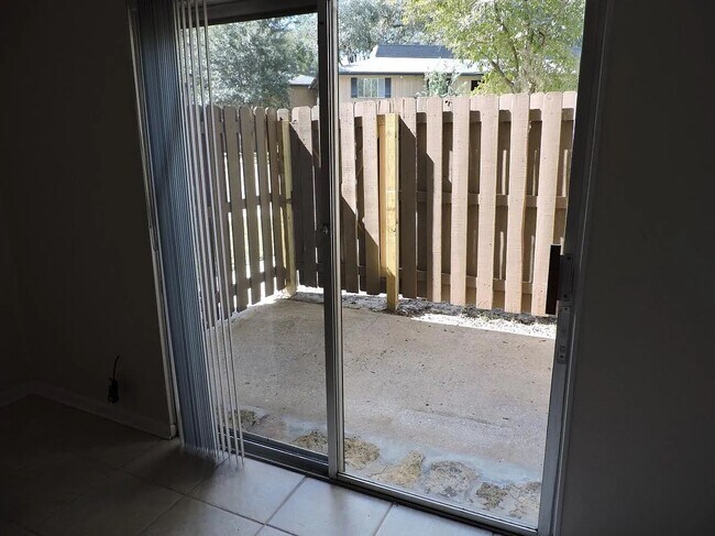 Building Photo - 507 NW 39th Rd