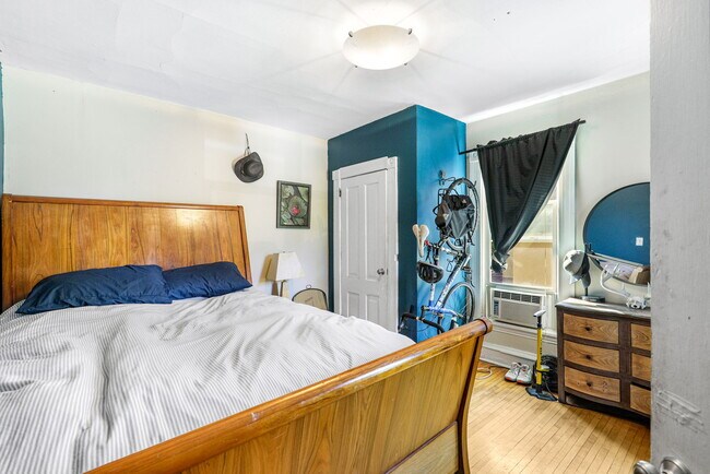 Foto del edificio - 2436 Bryant Ave S