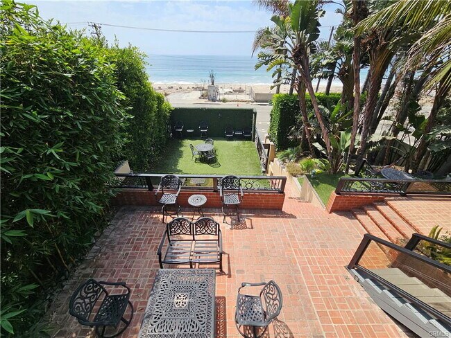 Foto del edificio - 21549 CA-1