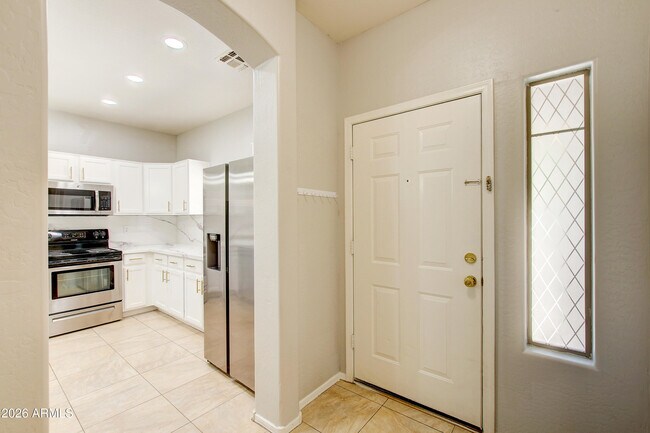 Building Photo - 2043 N Holguin Way