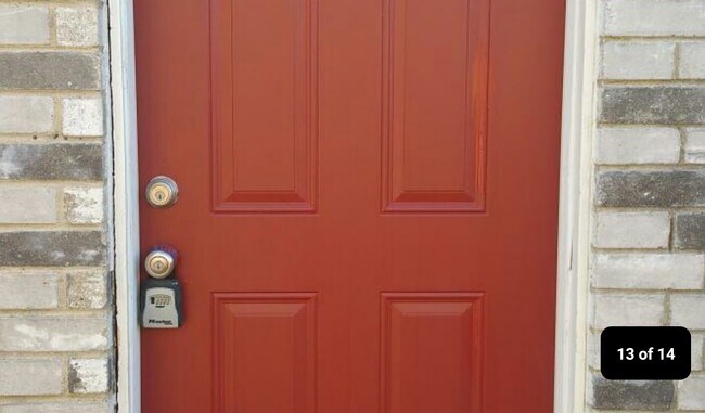 Foto del edificio - 1716 Carrington Dr