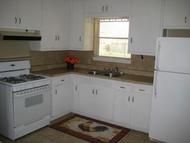 Foto del edificio - 4807 Sylvandale Dr