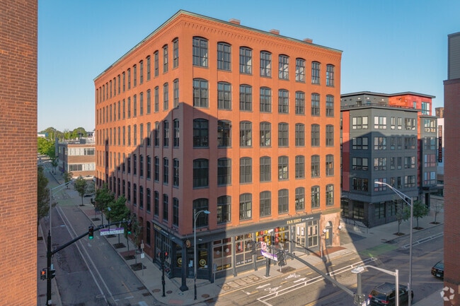 Building Photo - 95 Lofts