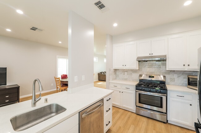 Building Photo - 139 Gibson Ave