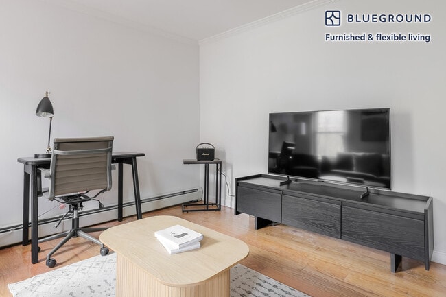 Building Photo - 288 Athens St