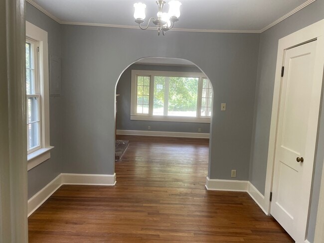 Building Photo - 930 Dixie Ave