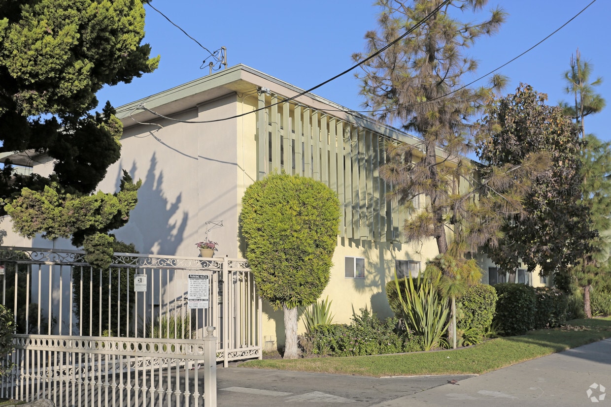 Primary Photo - Pioneer Gardens Apartments