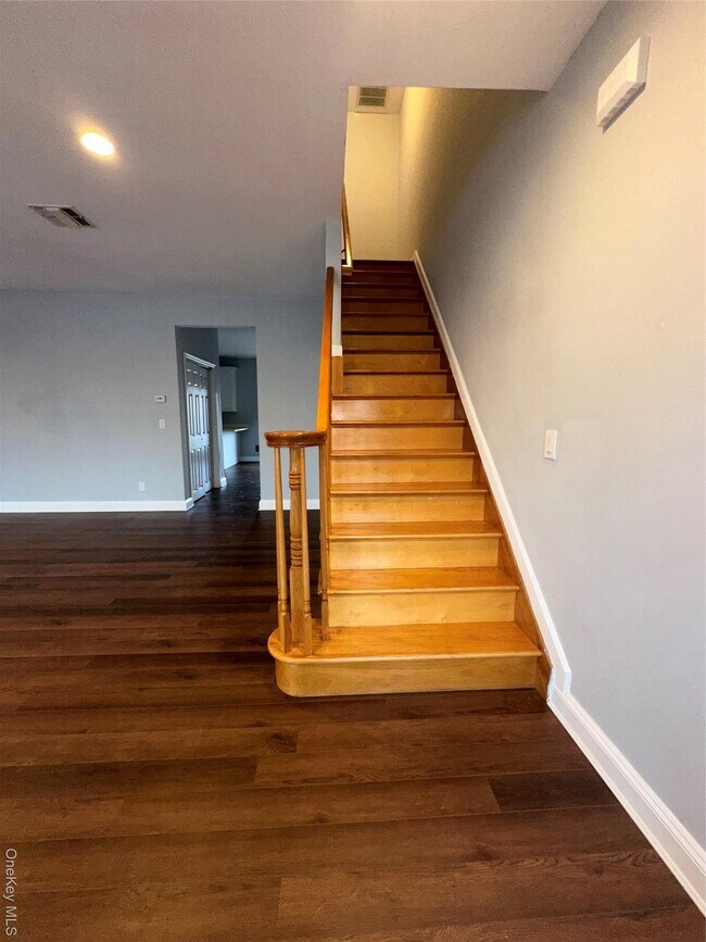 Foto del edificio - 7803 Shore Rd