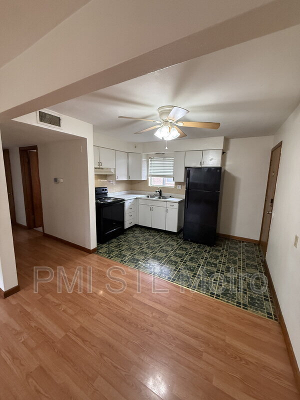 Foto del edificio - 4838 S Broadway St