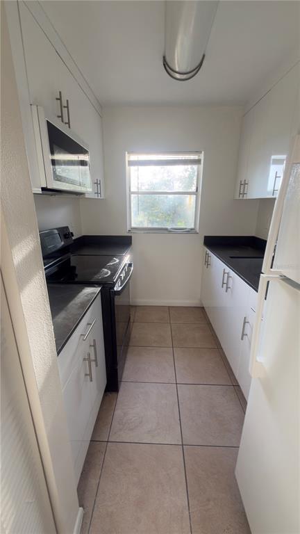 Building Photo - 1926 Honour Rd