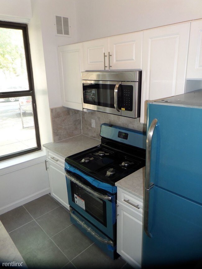 Building Photo - 2 br, 1 bath Apartment - 2532 33rd St