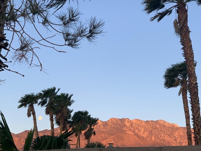 Foto principal - 2872 E Ventura Rd