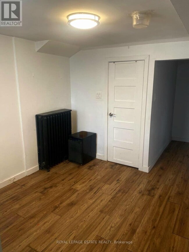 Photo du bâtiment - 67 Boustead Ave