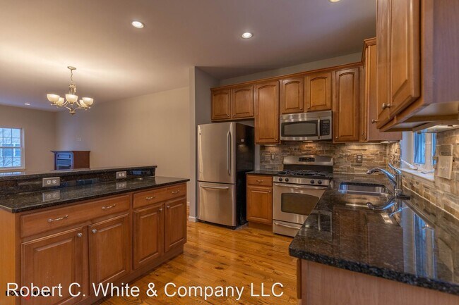 Building Photo - 2 br, 2.5 bath House - 2 Sheridan St Unit 602