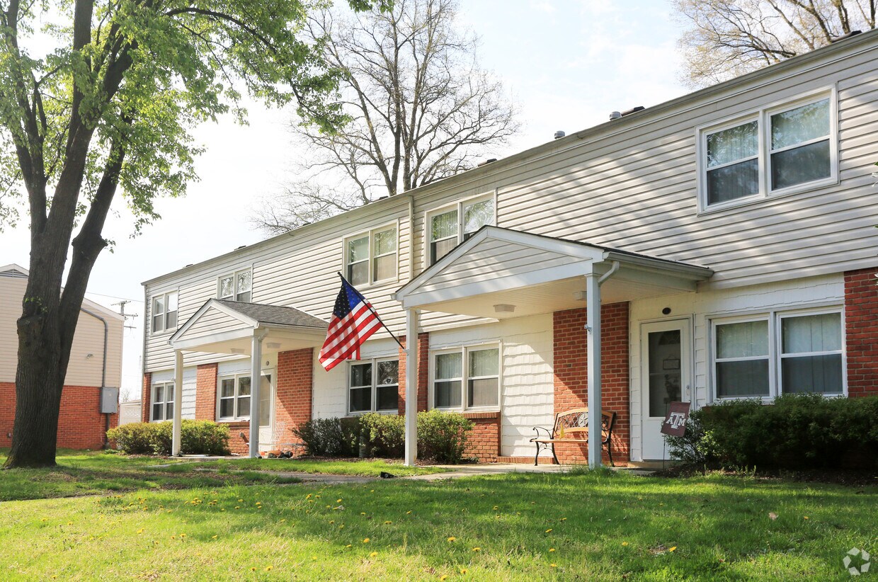 North Severn Village Utilities Included* Apartments Annapolis, MD