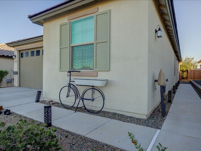 Foto del edificio - 3 Bedroom 2 Bathroom With Office/Flex room Located in RANCHO SAHUARITA!
