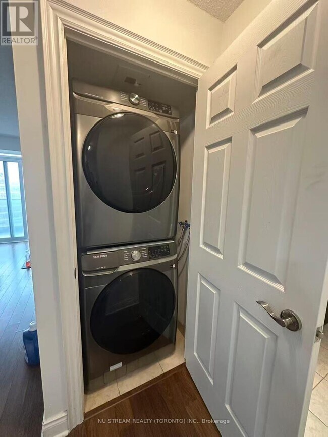 Photo du bâtiment - 25 Greenview Ave