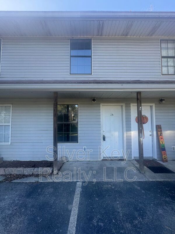 Primary Photo - 1426 Niles Ferry Rd