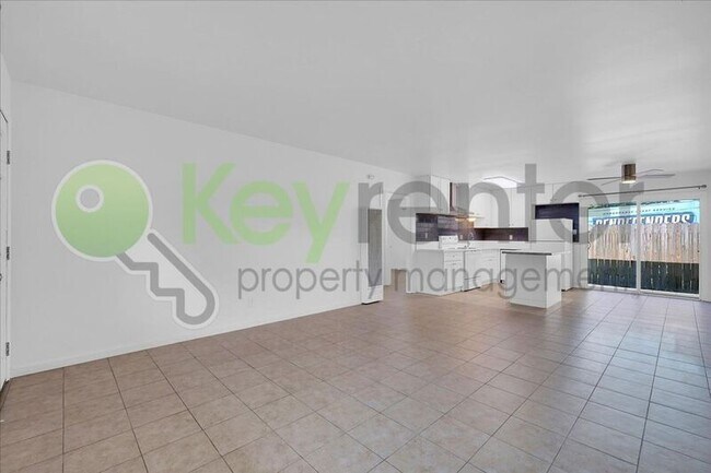 Foto del edificio - 6705 Greenback Ln