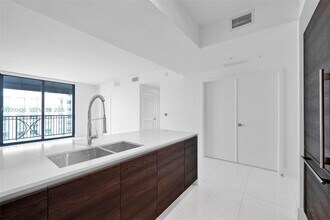 Building Photo - 301 Altara Ave
