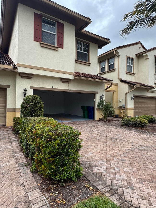 Building Photo - 6074 NW 116th Dr