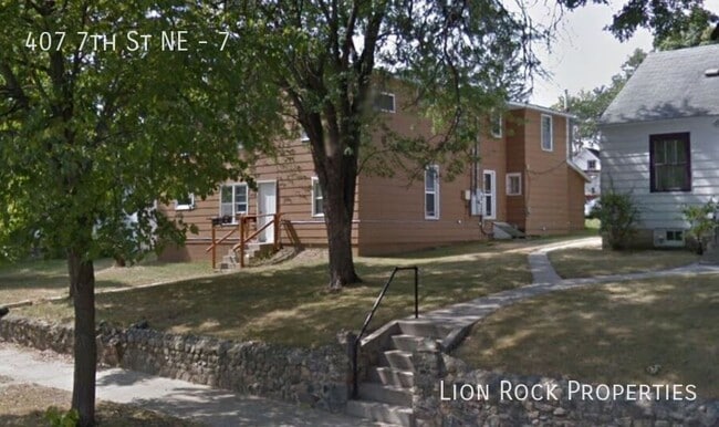 Building Photo - 407 7th St NE