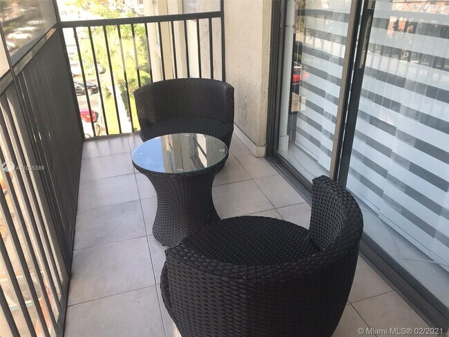 Foto del edificio - 16851 NE 23rd Ave