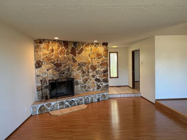 Building Photo - 1422 Lawnridge Ave