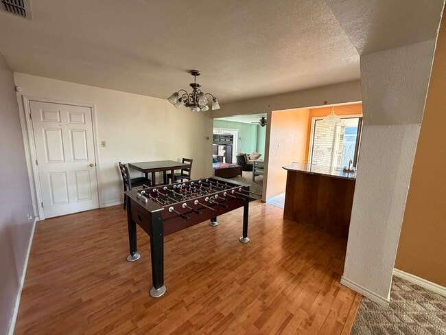 Foto del edificio - 1609 Westwind Dr