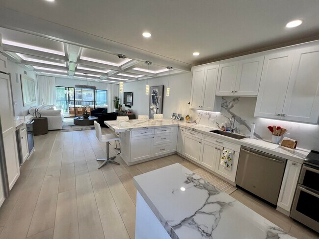 Foto del edificio - 275 S Beach Rd