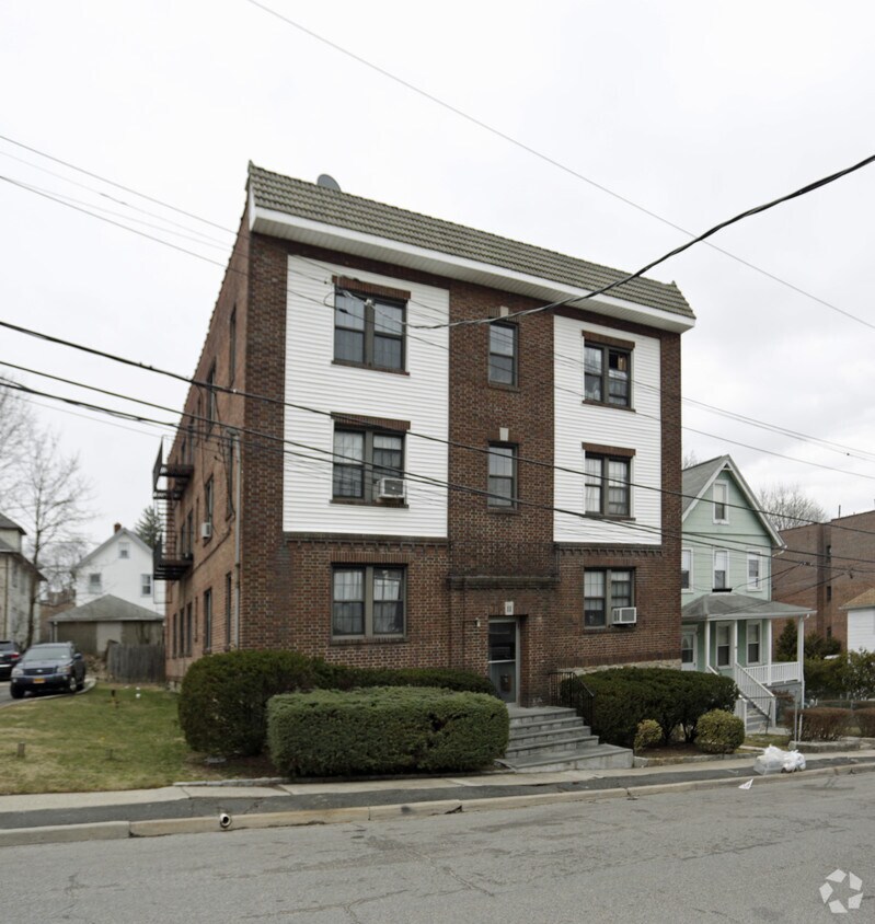 Primary Photo - 11 Odell Ave