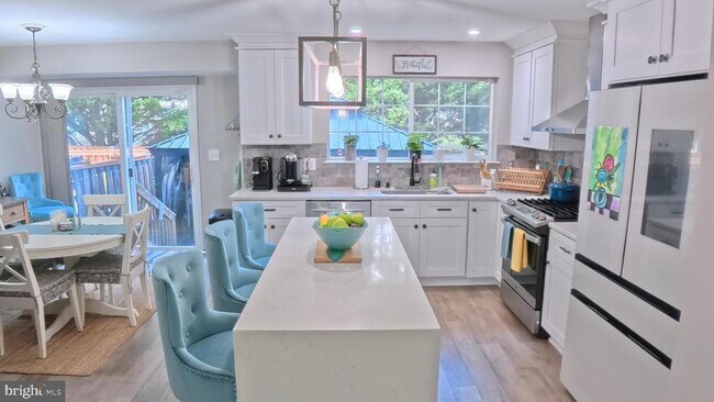 Foto del edificio - 16883 Toms River Loop