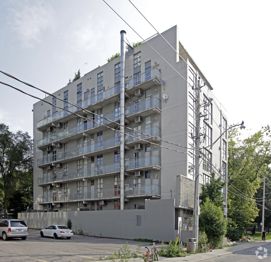 Primary Photo - 20 Niagara St