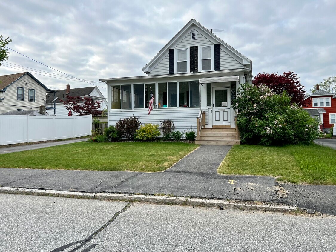 Primary Photo - 28 Mercier Ave