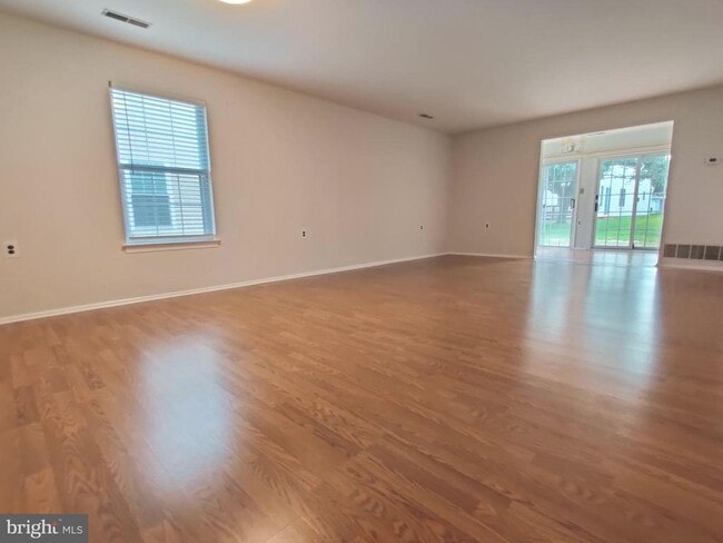 Building Photo - 73 Falmouth Dr