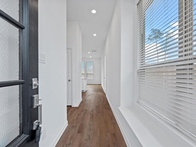 Building Photo - 971 Lars Trek Trail