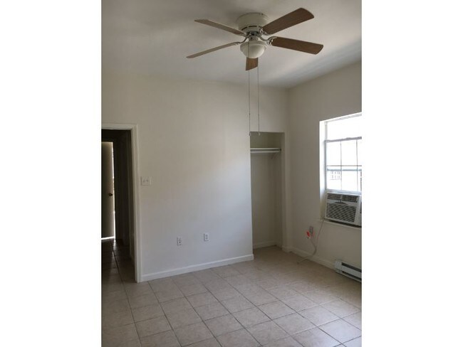 Building Photo - 8630 Apricot St