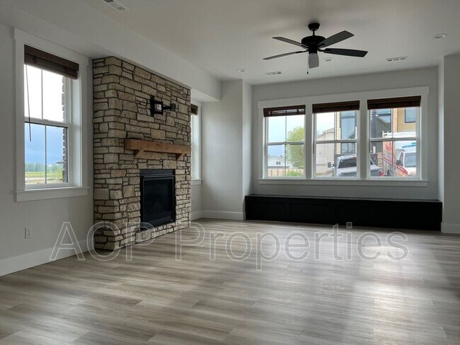 Foto del edificio - 1570 Farmview Terrace